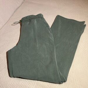 Lululemon soft stream pants size 10
